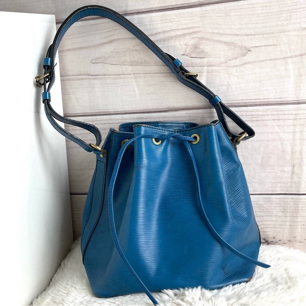 Louis Vuitton Epi Bucket Bag - Blue